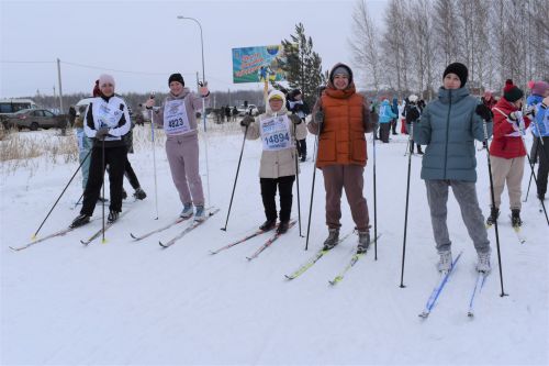 Жители Камских Полян приняли участие в «Лыжне России - 2023» (ФОТОРЕПОРТАЖ)