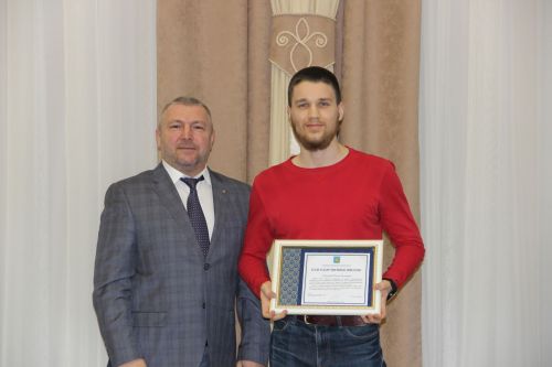 В Камских Полянах наградили медицинских работников
