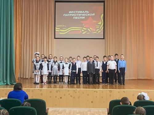 В камполянской школе №1 проходит школьный фестиваль патриотической песни «Пою тебе, мое Отечество»