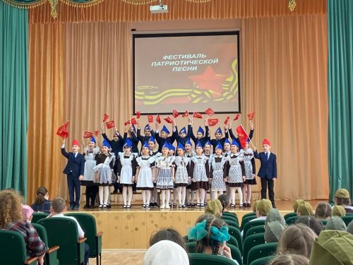 В камполянской школе №1 проходит школьный фестиваль патриотической песни «Пою тебе, мое Отечество»