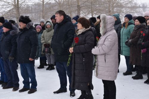 Жители Камских Полян чтят своих героев