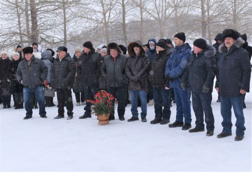 Жители Камских Полян чтят своих героев