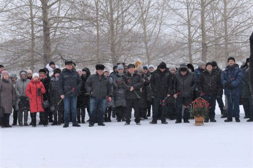 Жители Камских Полян чтят своих героев