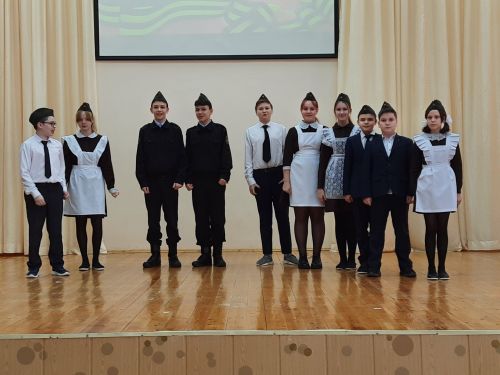 В камполянской школе №1 проходит школьный фестиваль патриотической песни «Пою тебе, мое Отечество»