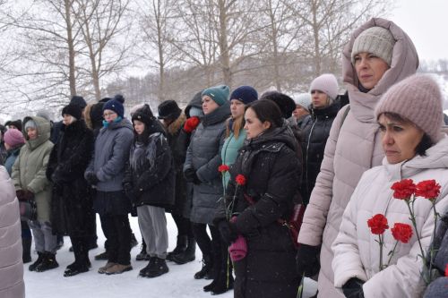 Жители Камских Полян чтят своих героев