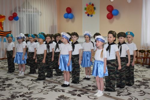 Праздник для пап в детском саду «Солнышко»