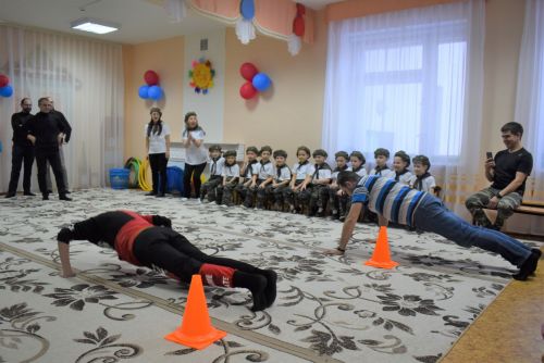 Праздник для пап в детском саду «Солнышко»