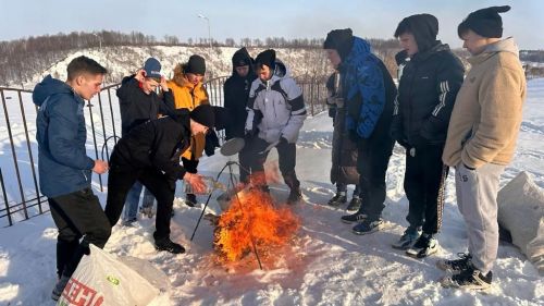 Сотрудники КЦ «Чулман-Су» провели с молодежью военно-патриотическую квест-игру «Рубеж»