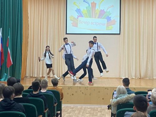 В камполянской школе №1 прошел вечер встречи выпускников