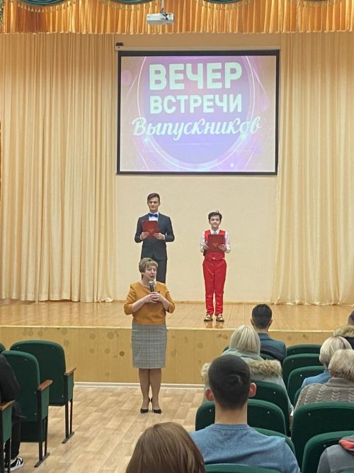 В камполянской школе №1 прошел вечер встречи выпускников