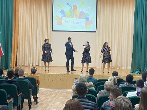 В камполянской школе №1 прошел вечер встречи выпускников