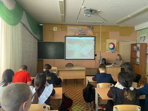 В камполянской школе №1 провели внеурочные занятия «Разговоры о важном», посвященные Дню российской науки