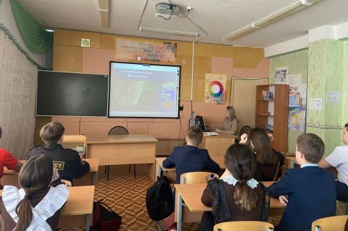 В камполянской школе №1 провели внеурочные занятия «Разговоры о важном», посвященные Дню российской науки