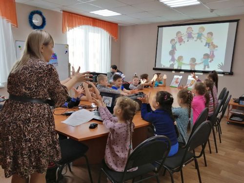 В ЦДТ «Радуга» прошла викторина для воспитанников подготовительной группы детского сада «Огонек»
