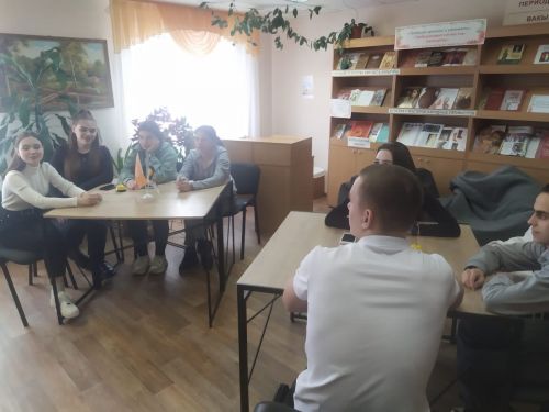 В камполянской библиотеке для студентов колледжа провели игру «Битва умов»