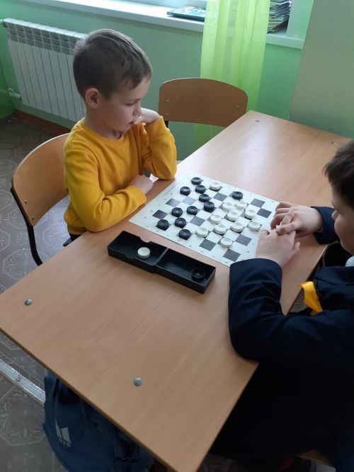 В камполянской школе №2 проходит акция «Разноцветная неделя»