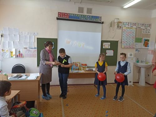 Сотрудники камполянской детской библиотеки посетили школу №2