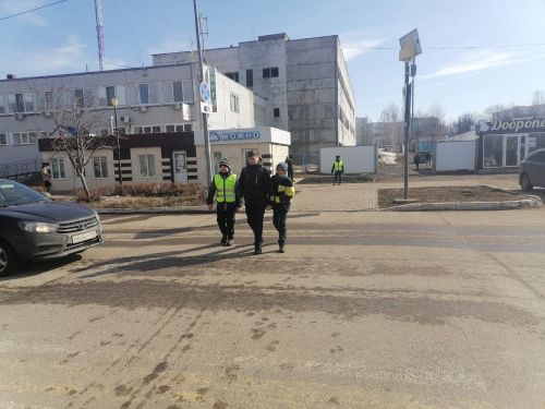 Обучающиеся камполянской школы № 1 провели акцию по безопасности дорожного движения