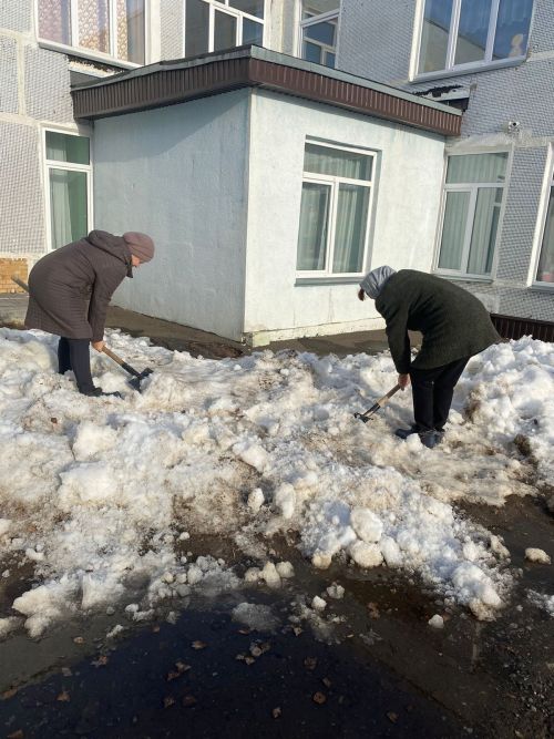 Отлично потрудились на субботнике сотрудники детских садов
