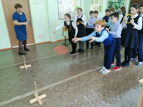 Учащиеся камполянской школы № 2 приняли участие в развлекательной программе «Давайте жить дружно!»