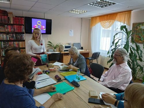 В камполянском клубе  «Общение без границ» прошло занятие, посвященное Международному женскому дню