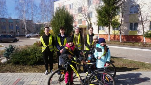 В пгт Камские Поляны прошла акция «Засветись!»