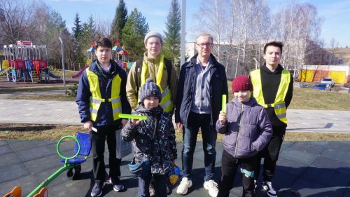 В пгт Камские Поляны прошла акция «Засветись!»