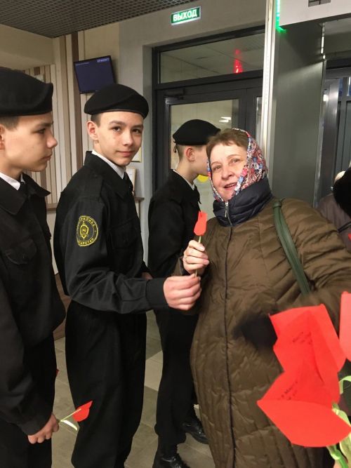 Активисты отряда Форпост провели акцию «Для милых дам»