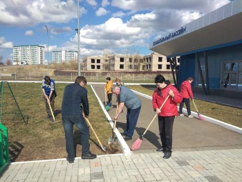 В Камских Полянах продолжается очистка территорий