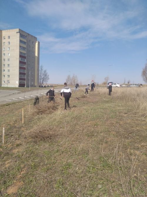 В Камских Полянах продолжается очистка территорий