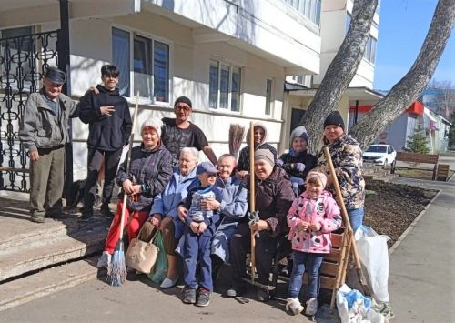 В Камских Полянах продолжается очистка территорий
