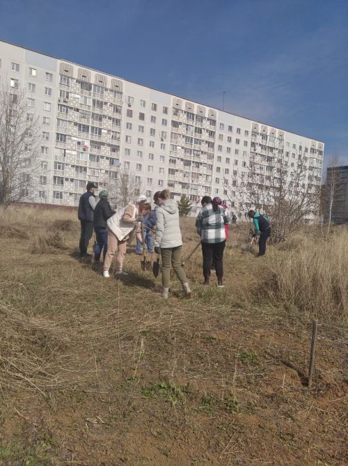 В Камских Полянах продолжается очистка территорий