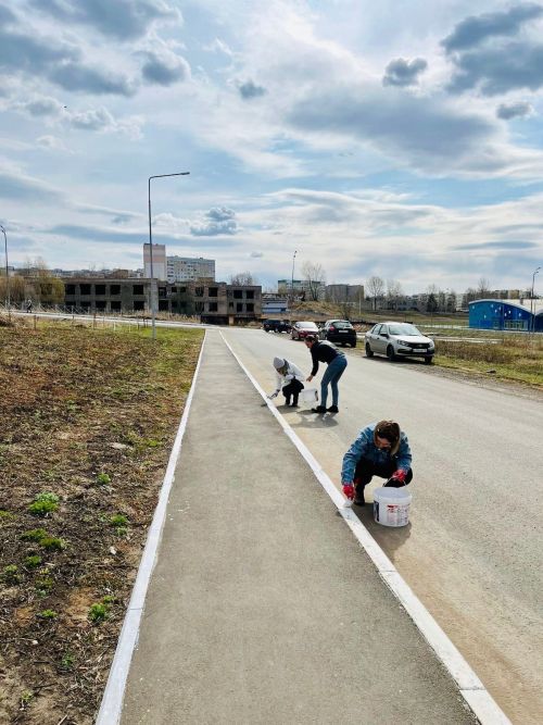 В Камских Полянах продолжается очистка территорий