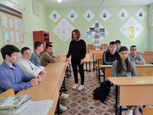 Сотрудники библиотеки для студентов колледжа провели профилактическую игру «Конфликт в нашей жизни»