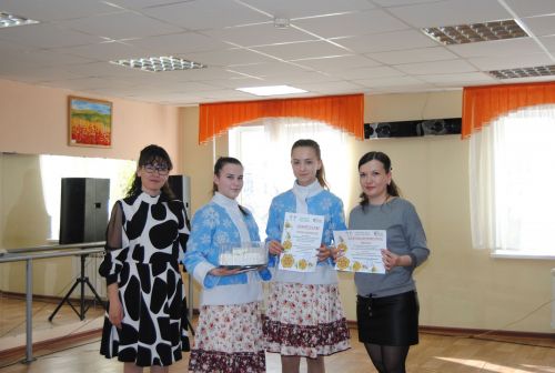 В Центре детского творчества «Радуга» прошел фестиваль «Что забыли сыновья, вспоминают внуки!»
