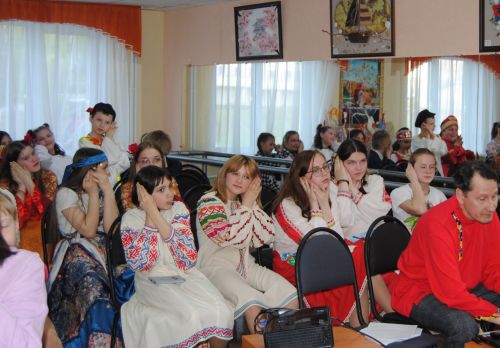 В Центре детского творчества «Радуга» прошел фестиваль «Что забыли сыновья, вспоминают внуки!»