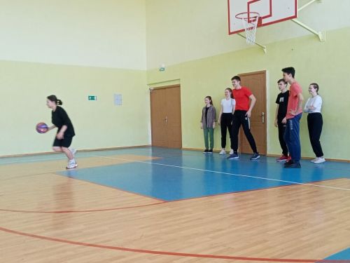 В камполянской школе № 2 прошло мероприятие «Волейбольный и баскетбольный квест»