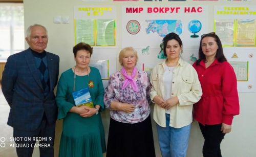 Камполянские представители литературного объединения «Родник» посетили школу в п. Трудовой