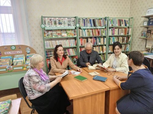 Камполянские представители литературного объединения «Родник» посетили школу в п. Трудовой