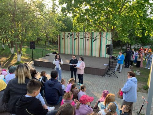 В сквере «Молодежный» состоялась праздничная программа, посвященная Международному Дню семьи