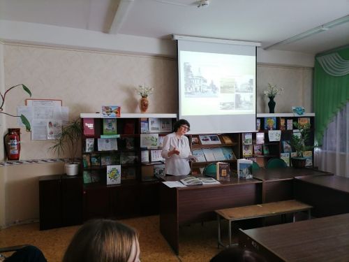 Учащиеся школы №1 посетили поселковую бибилиотеку и стали участниками клуба «Наследие»