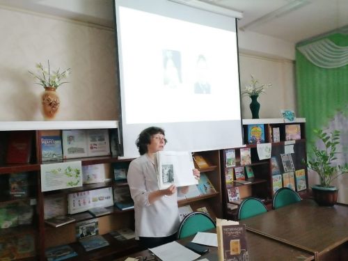Учащиеся школы №1 посетили поселковую бибилиотеку и стали участниками клуба «Наследие»