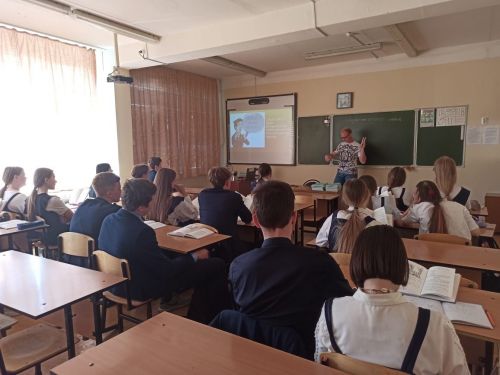 Специалисты по работе с молодежью провели профилактическую беседу с учащимися школы № 2