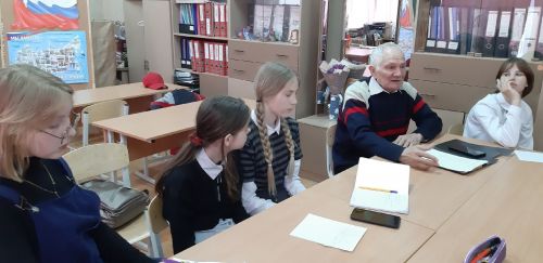 Камполянский поэт встретился с обучающимися Старошешминской школы