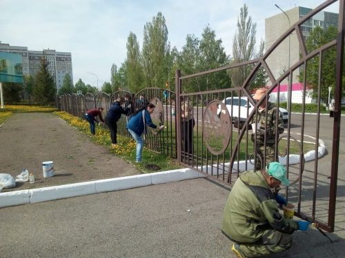 Коллектив ЦДТ «Радуга» благоустроил территорию картодрома