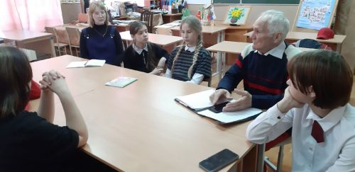 Камполянский поэт встретился с обучающимися Старошешминской школы