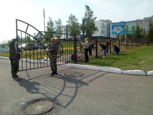 Коллектив ЦДТ «Радуга» благоустроил территорию картодрома