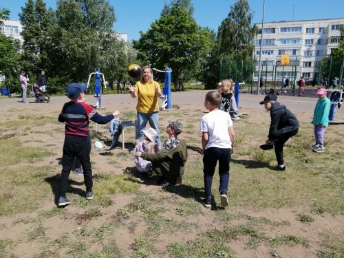 Ребята из пришкольного летнего лагеря побывали в пожарной части