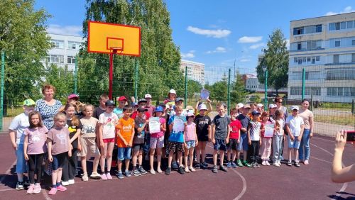 Педагоги-организаторы Центра детского творчества «Радуга» для детей провели «Веселые эстафеты»