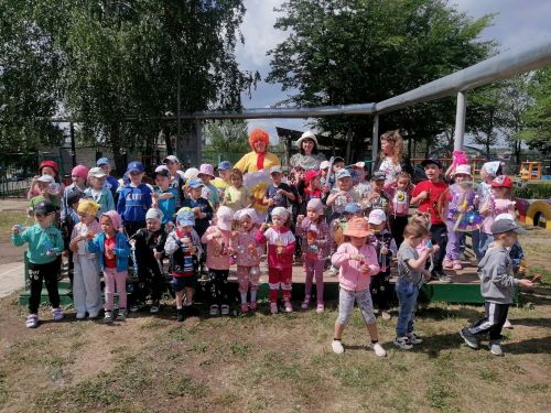 В детских садах Камских Полян прошли праздничные мероприятия